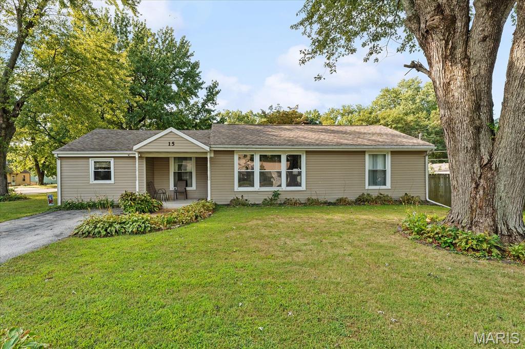 15 Pine Trail, Caseyville, IL, 62208 - 3 bed, 2 bath home for sale in Fairview Heights, MO
