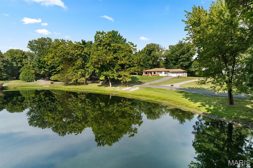 11 Pine Lake