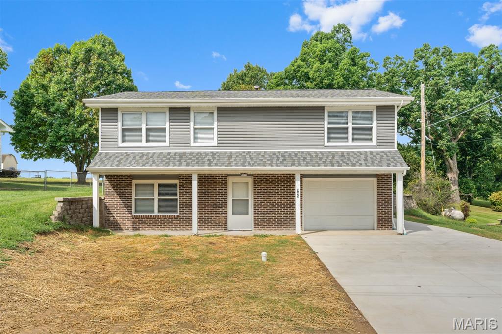 945 Westridge