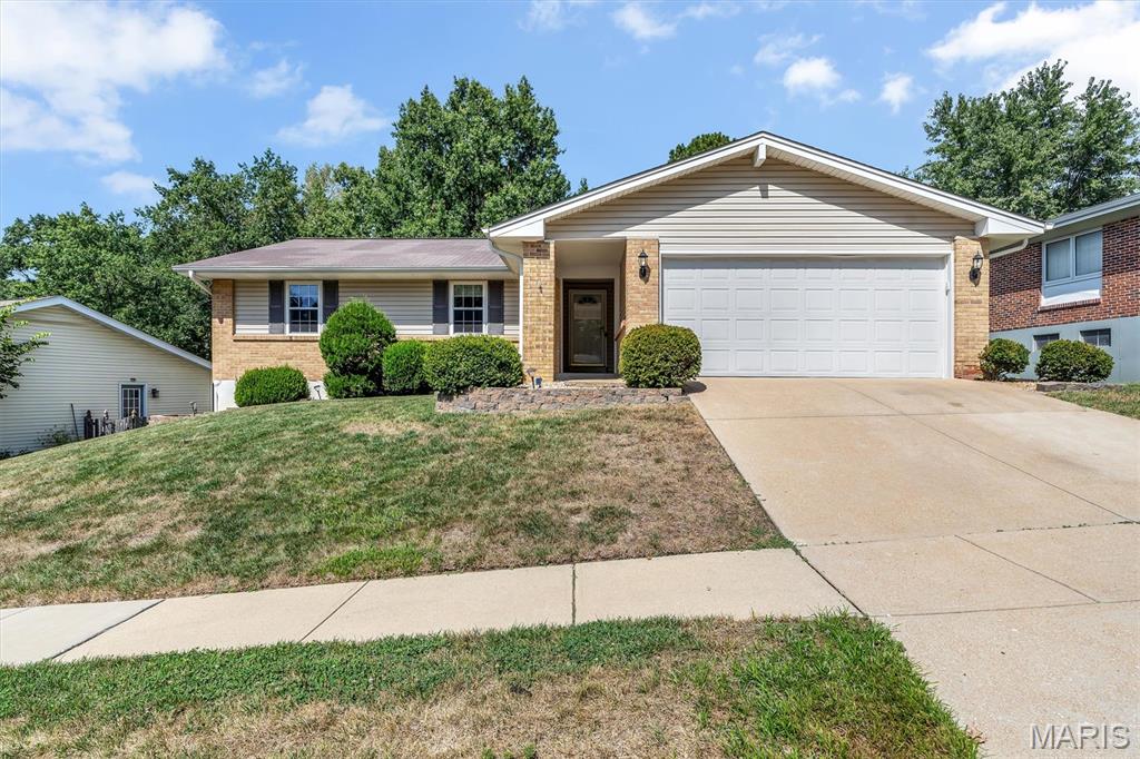 5015 Suson Hills