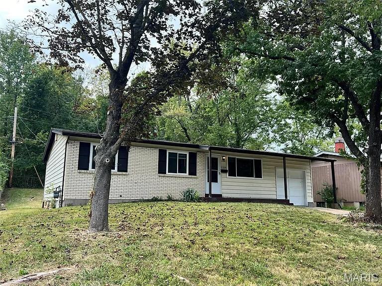 5319 Grove Avenue, Ferguson, MO, 63135