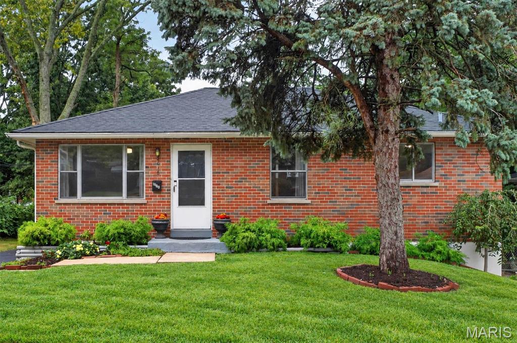 9016 Bessemer Avenue, Berkeley, MO  63134