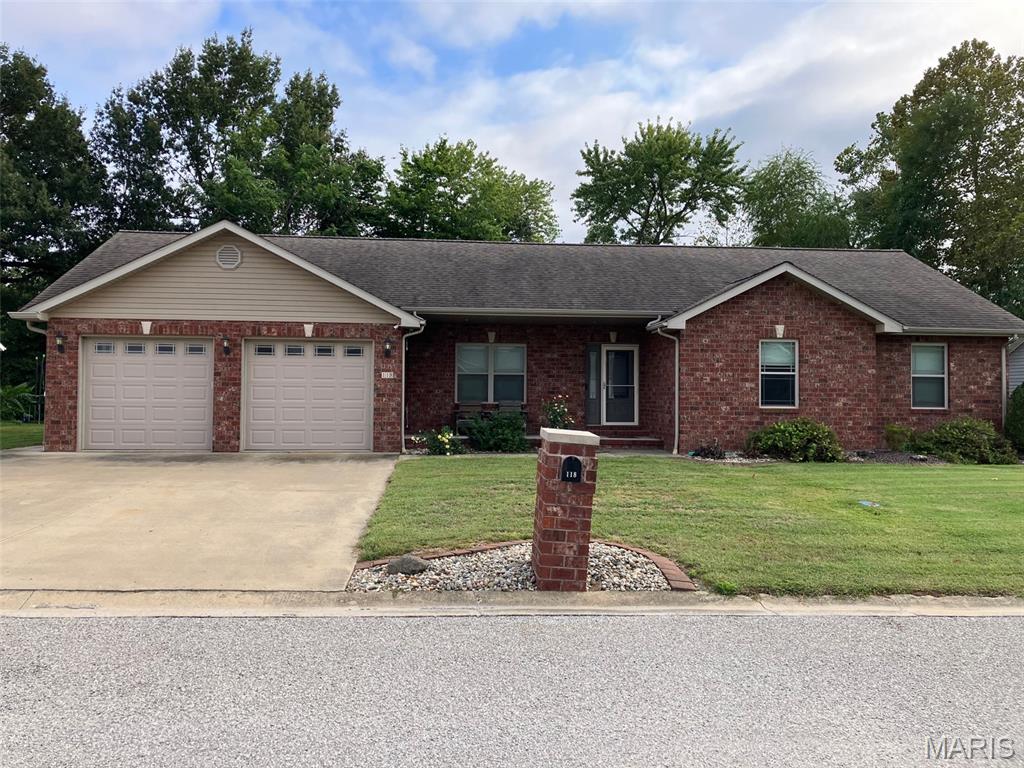 118 Briarwood Lane, Aviston, IL, 62216 - 3 bed, 3 bath home for sale in Aviston, MO