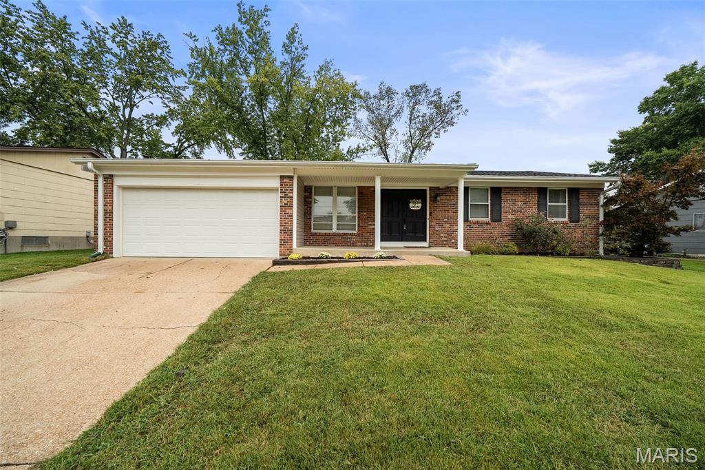 1365 Twin Trails Court, Fenton, MO, 63026 - 3 bed, 2 bath home for sale in Fenton, MO