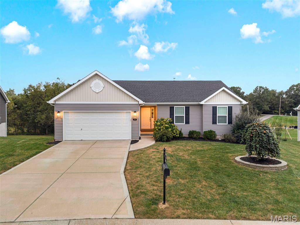 10 Majestic Lakes Court, Unincorporated, MO, 63362 - 3 bed, 2 bath home for sale in Moscow Mills, MO