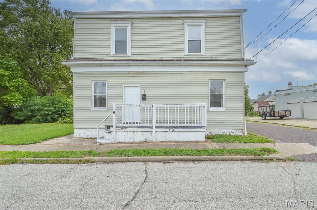 8 N 16th Street, Belleville, IL, 62220 - 3 bed, 1 bath home for sale in Belleville, MO