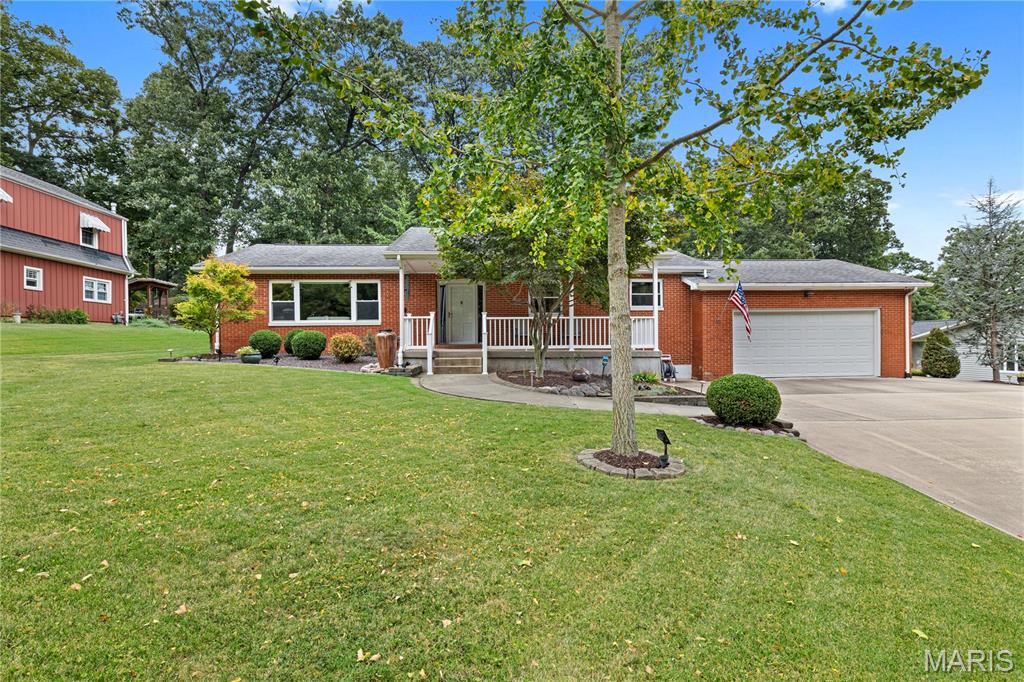 620 W Kinkead Road, Hillsboro, IL, 62049