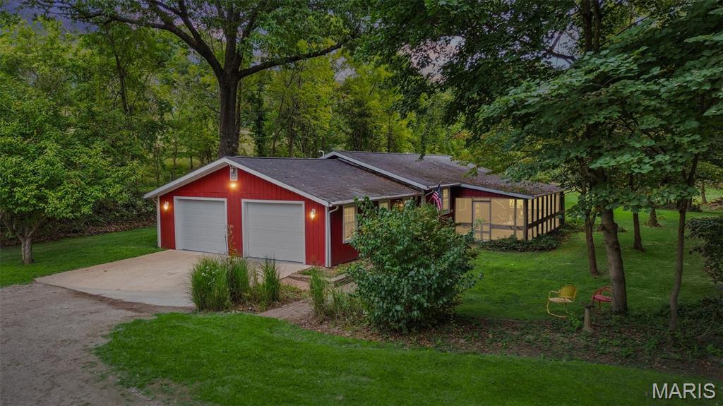 26302 Elsah Hills Drive, Dow, IL, 62022
