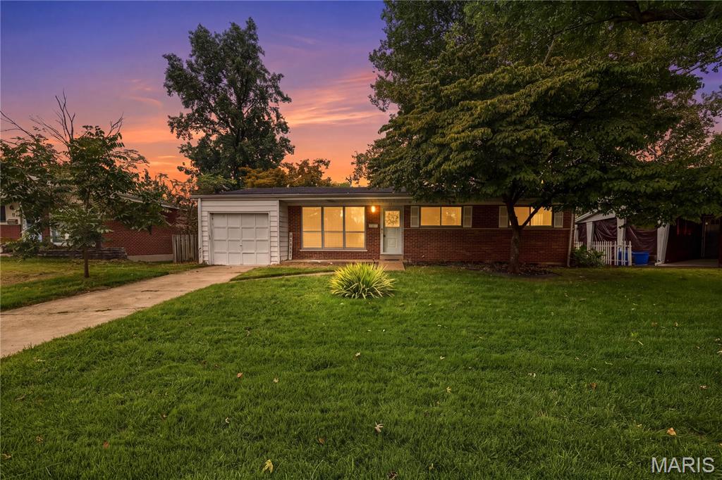 14 Tamma Lane, Hazelwood, MO, 63042