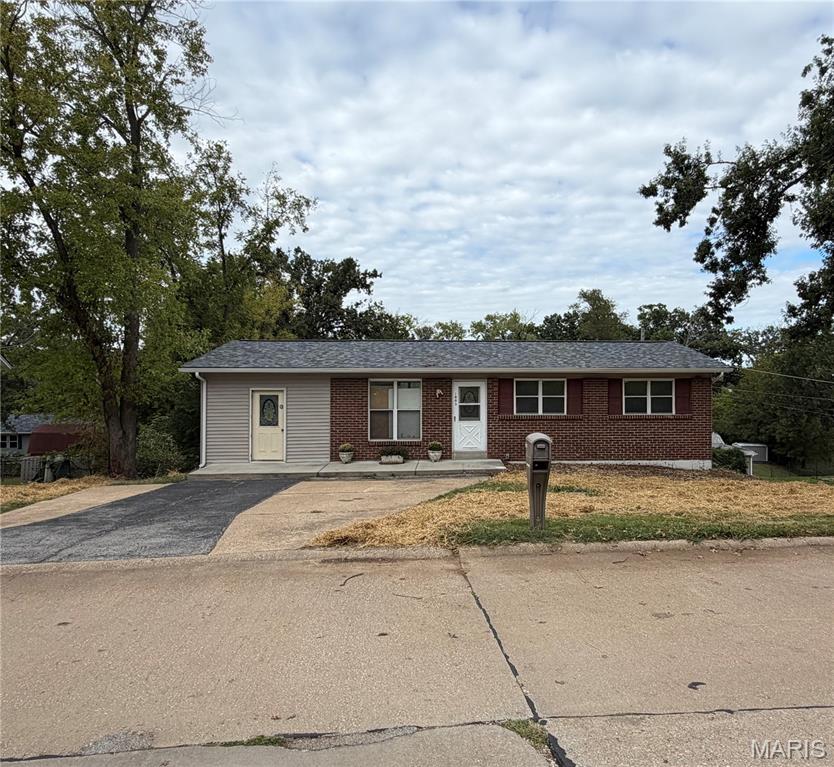 1003 Sunridge Trail, Pevely, MO, 63070