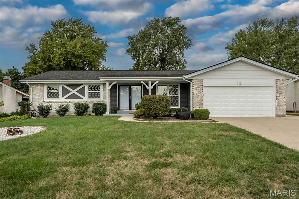 12 Oakridge West