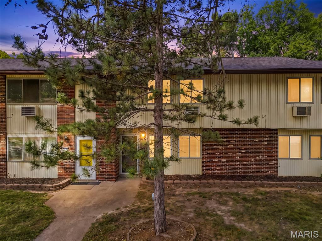 7639 Hazelcrest Drive, Hazelwood, MO  63042