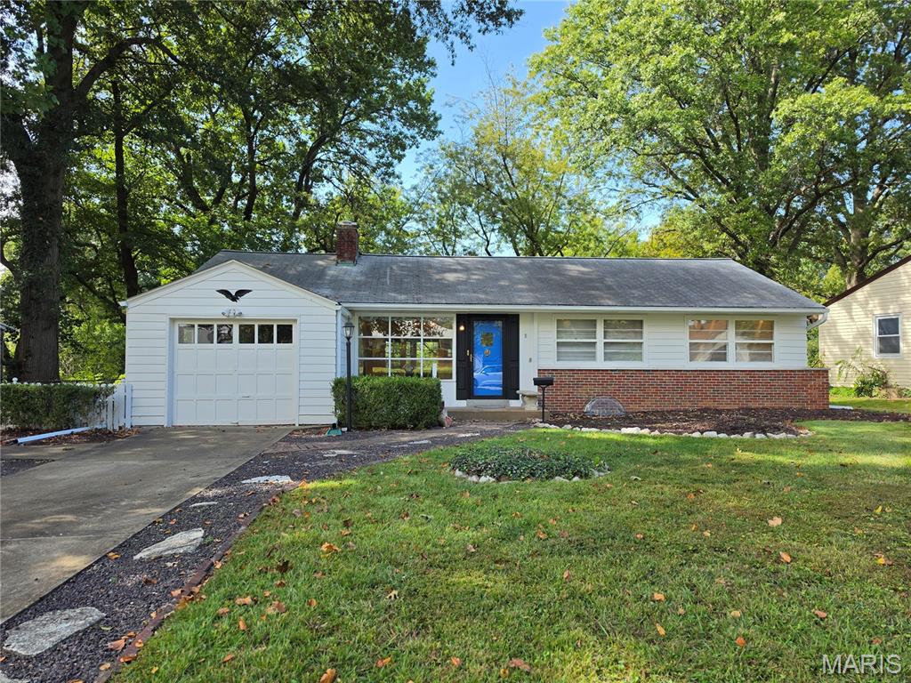 8 Buckeye Drive, Ferguson, MO, 63135 - 3 bed, 3 bath home for sale in Ferguson, MO