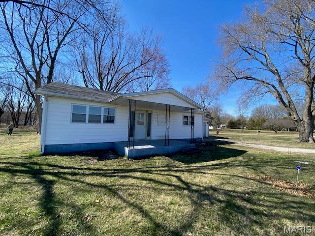 245 S 7th Street, Nokomis, IL, 62075 - 3 bed, 1 bath home for sale in Nokomis, MO