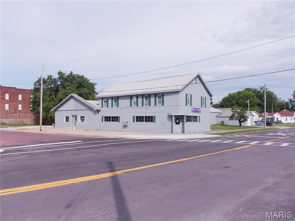 100 W Front Street, Nokomis, IL, 62075