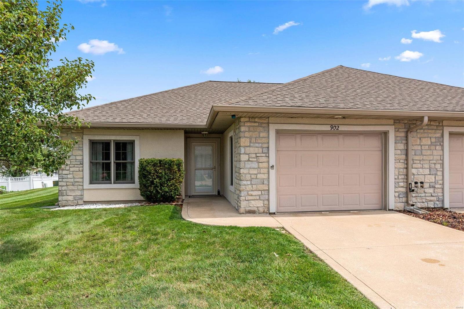 902 Pine Avenue, Warrenton, MO 63383